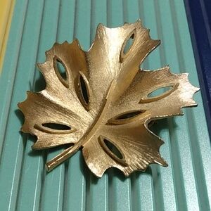 Vtg Mcm BSK gold Leaf Pin Brooch